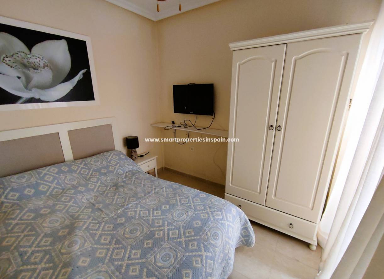 Wederverkoop - Detached Villa - La Marina - Urbanización La Marina