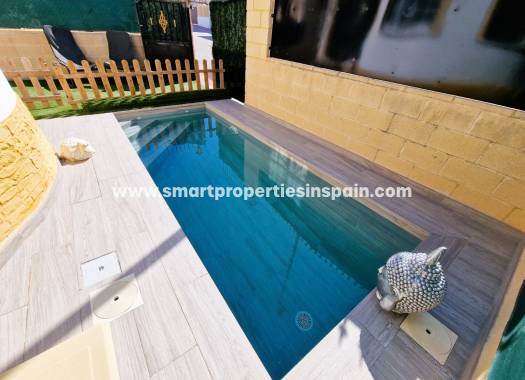 Wederverkoop - Detached Villa - La Marina - Urbanizacion la marina