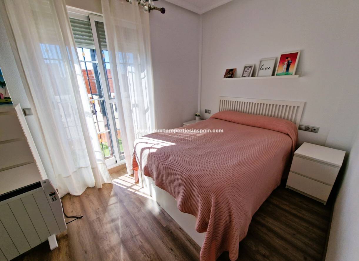 Wederverkoop - Detached Villa - La Marina - Urbanizacion la marina
