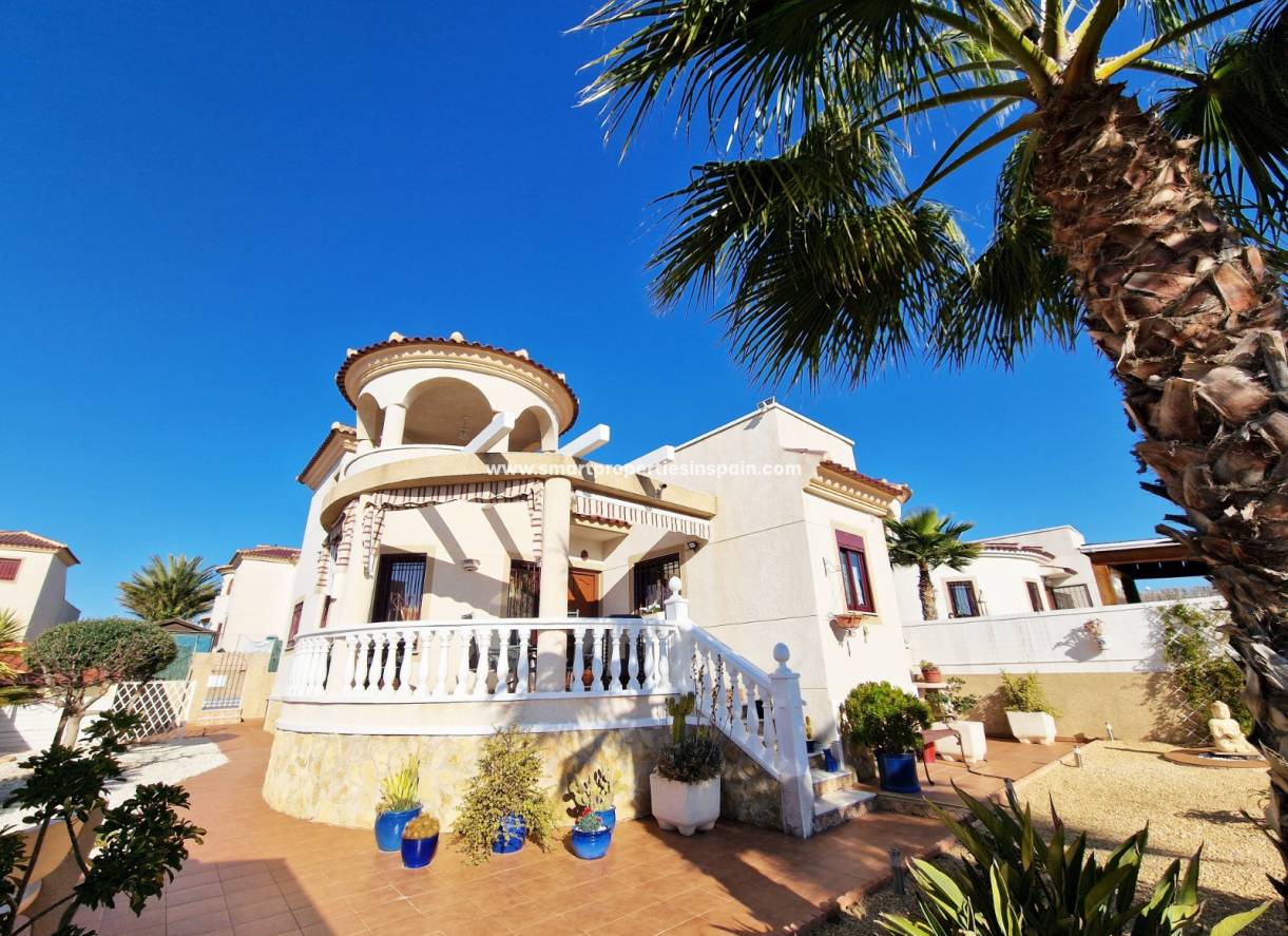 Wederverkoop - Detached Villa - La Marina - Urbanización La Marina