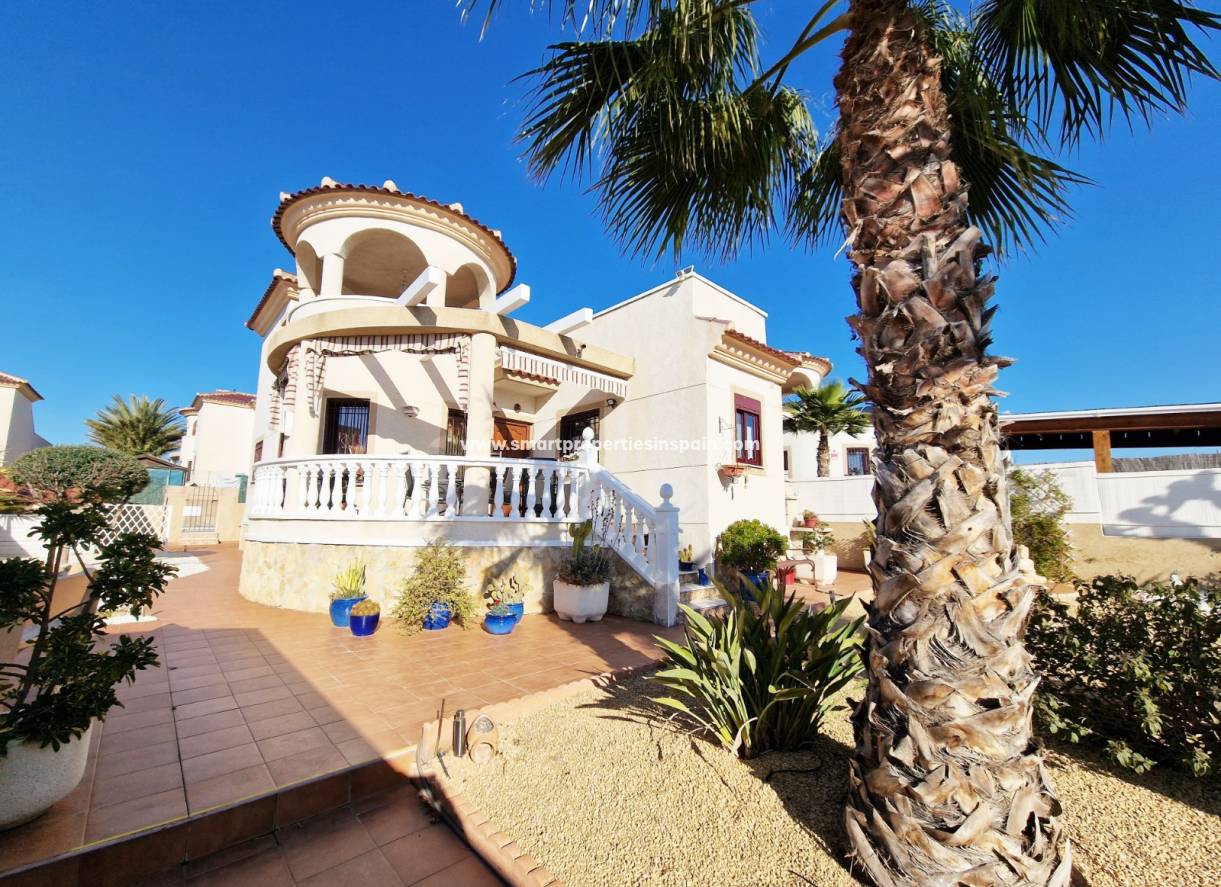 Wederverkoop - Detached Villa - La Marina - Urbanización La Marina