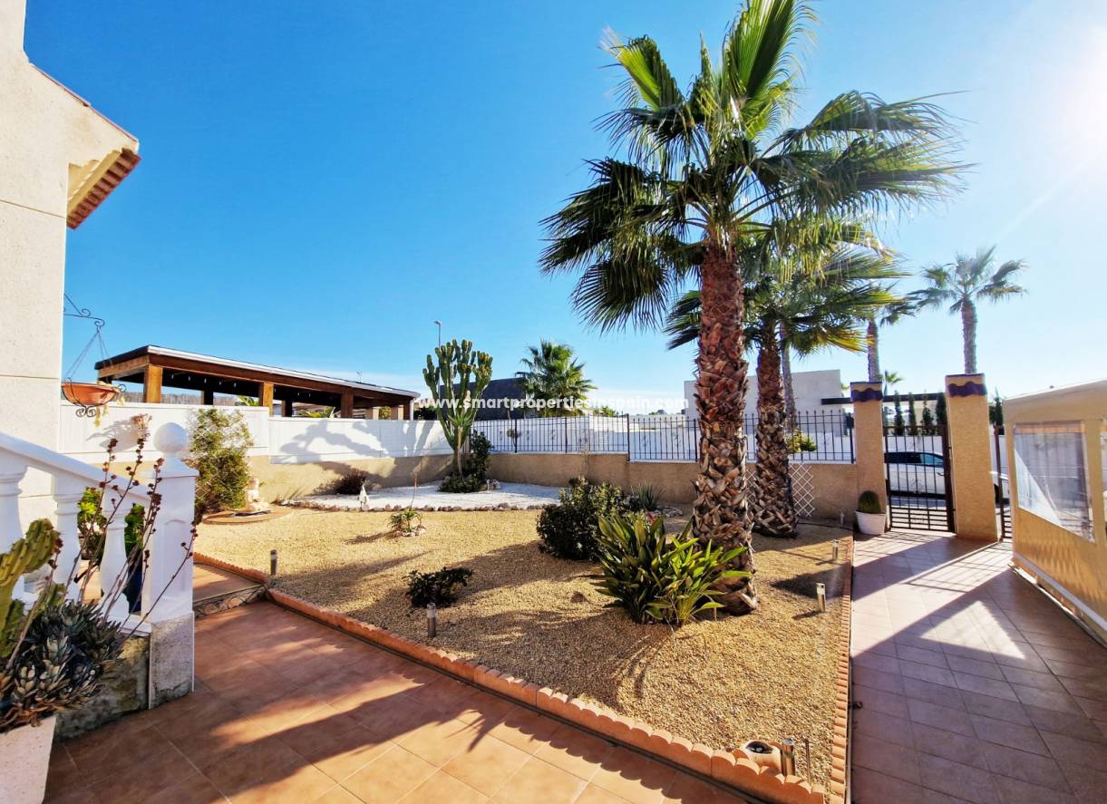 Wederverkoop - Detached Villa - La Marina - Urbanización La Marina