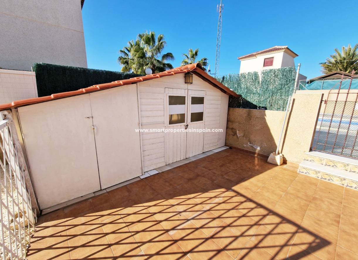 Wederverkoop - Detached Villa - La Marina - Urbanización La Marina