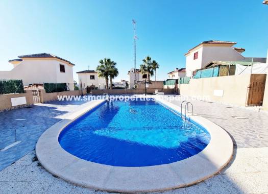 Wederverkoop - Detached Villa - La Marina - Urbanización La Marina