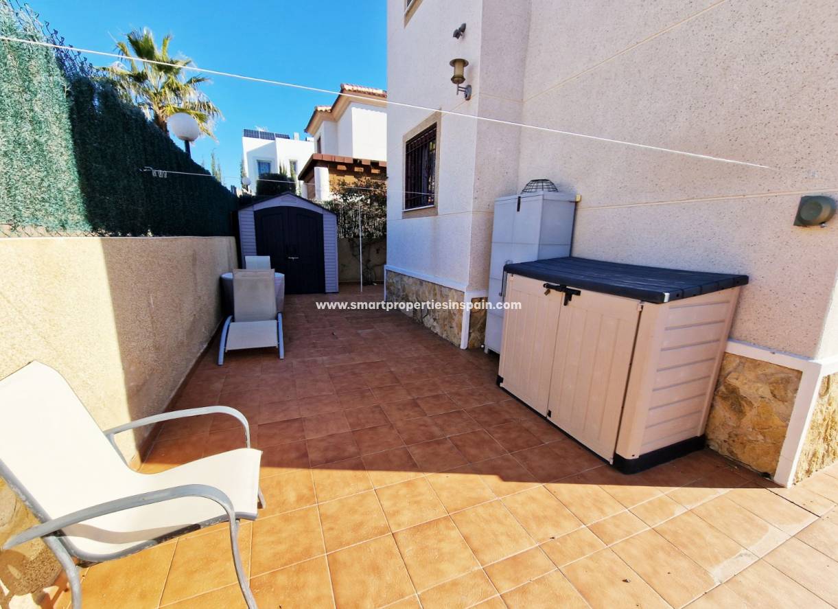 Wederverkoop - Detached Villa - La Marina - Urbanización La Marina