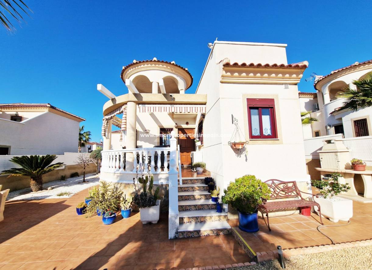 Wederverkoop - Detached Villa - La Marina - Urbanización La Marina