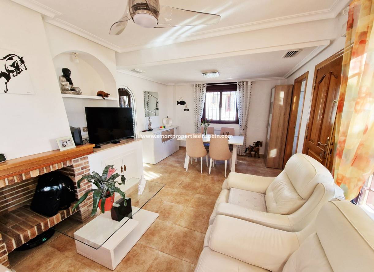 Wederverkoop - Detached Villa - La Marina - Urbanización La Marina