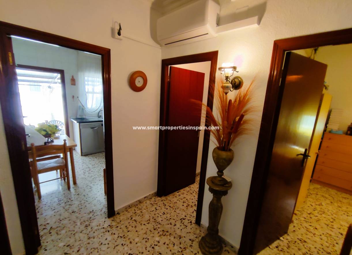 Wederverkoop - Detached Villa - La Marina - Urbanización La Marina