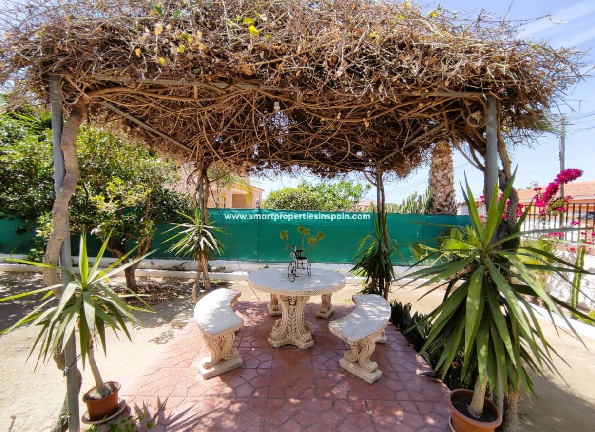Wederverkoop - Detached Villa - La Marina - Urbanización La Marina