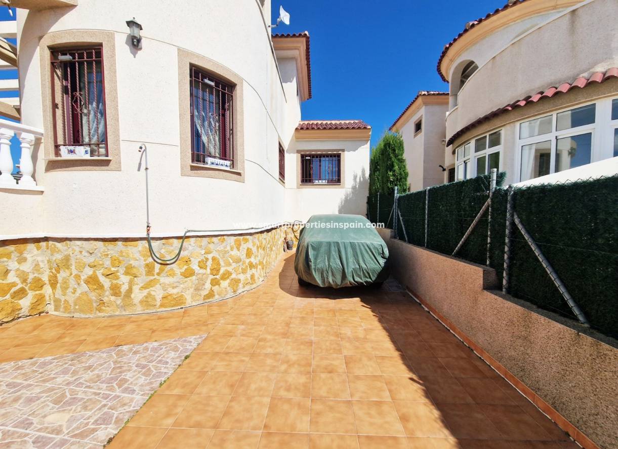 Wederverkoop - Detached Villa - La Marina - Urbanización La Marina