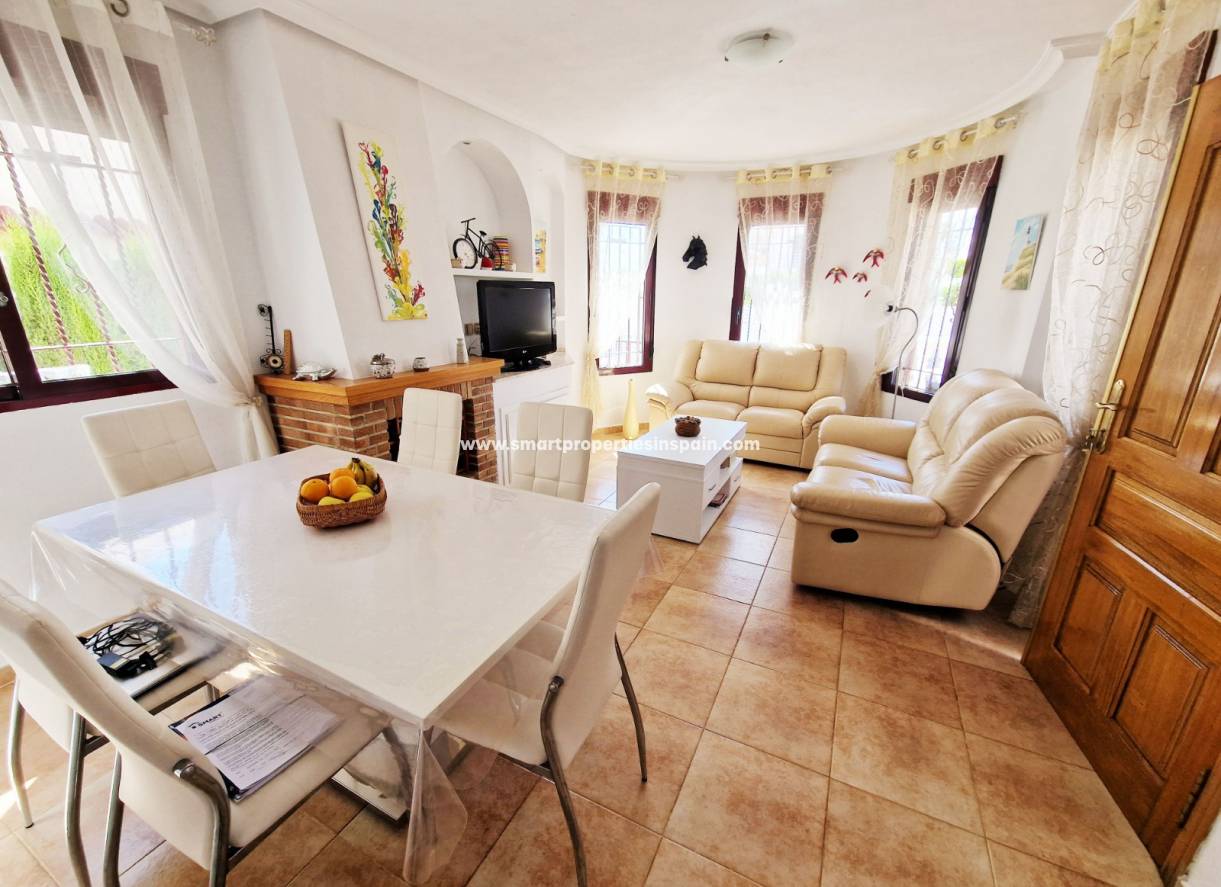 Wederverkoop - Detached Villa - La Marina - Urbanización La Marina