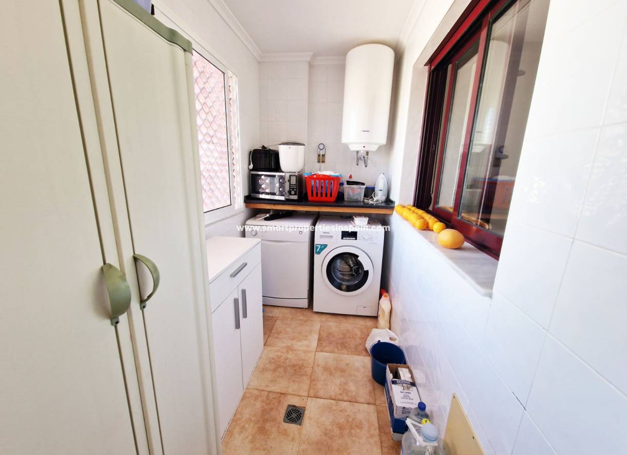 Wederverkoop - Detached Villa - La Marina - Urbanización La Marina