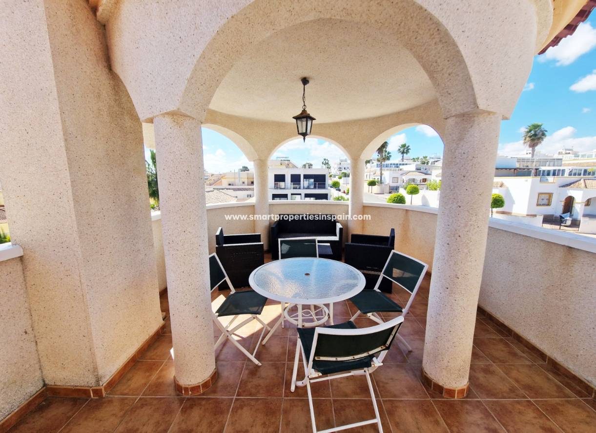 Wederverkoop - Detached Villa - La Marina - Urbanización La Marina