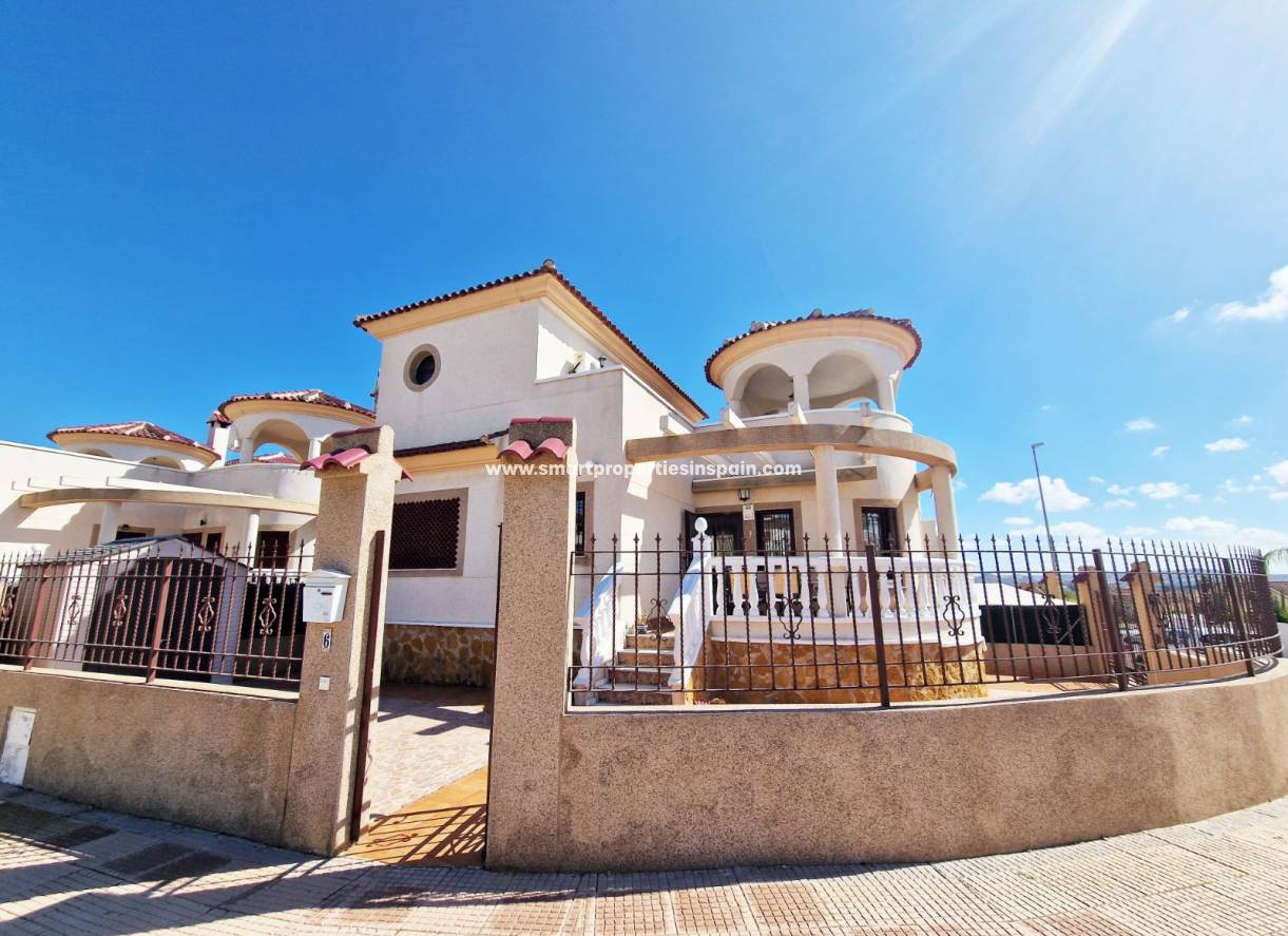 Wederverkoop - Detached Villa - La Marina - Urbanización La Marina