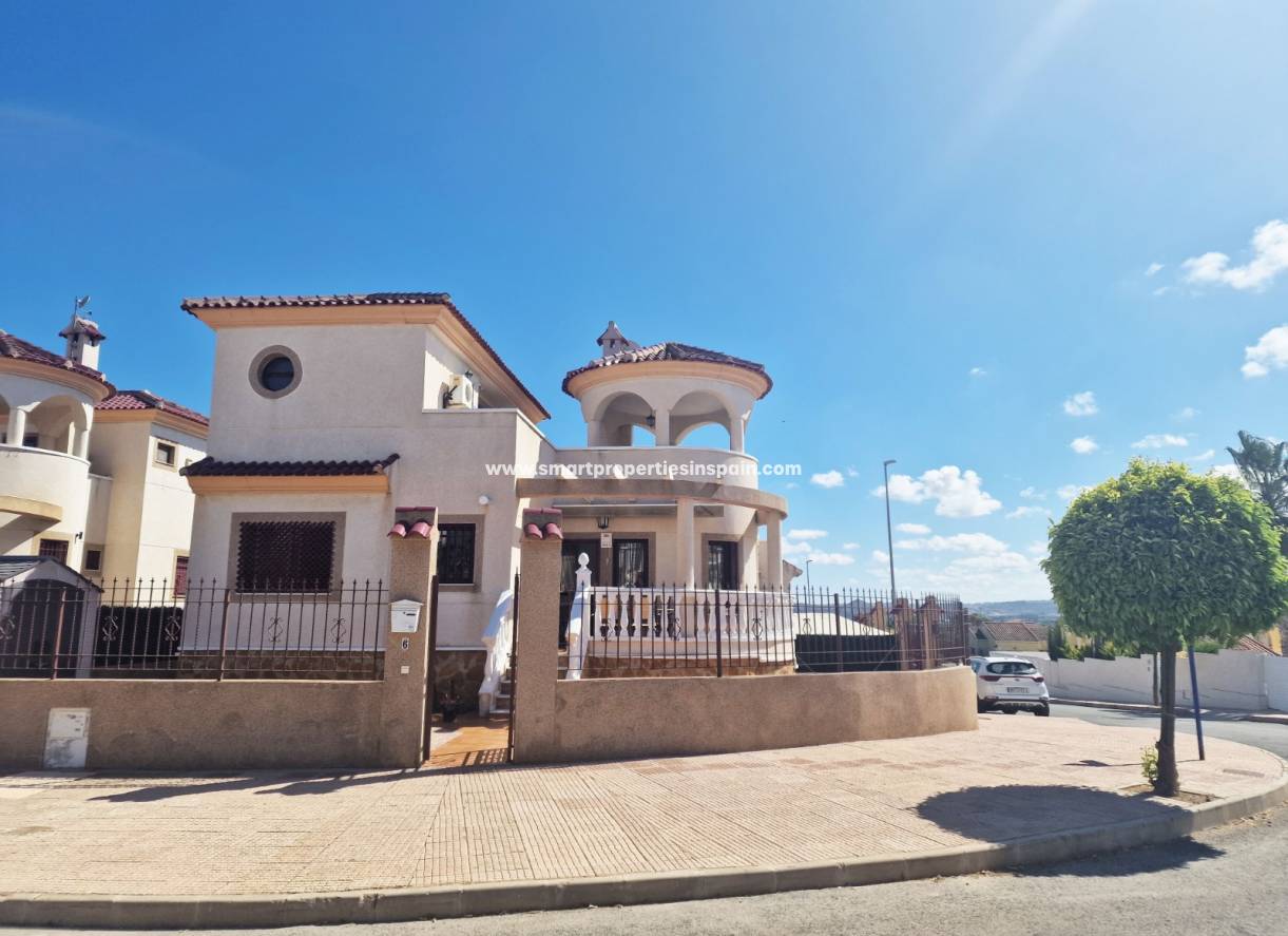 Wederverkoop - Detached Villa - La Marina - Urbanización La Marina