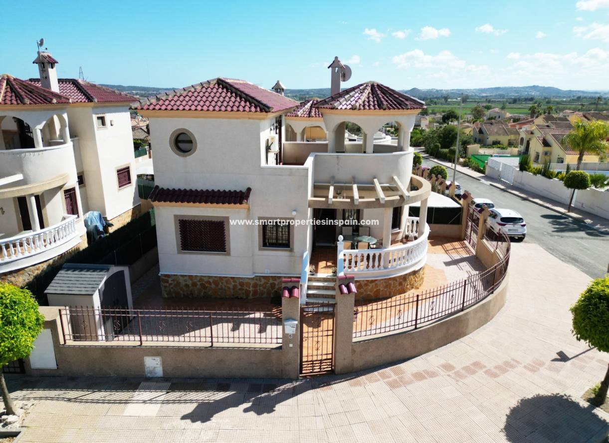 Wederverkoop - Detached Villa - La Marina - Urbanización La Marina