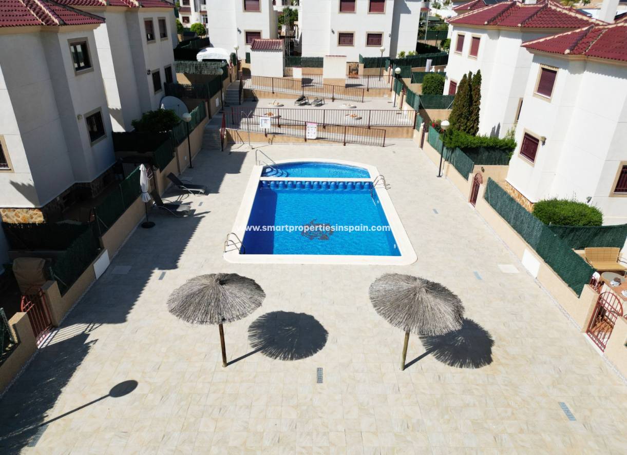 Wederverkoop - Detached Villa - La Marina - Urbanización La Marina