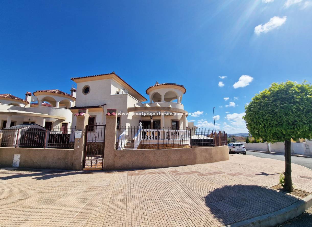 Wederverkoop - Detached Villa - La Marina - Urbanización La Marina