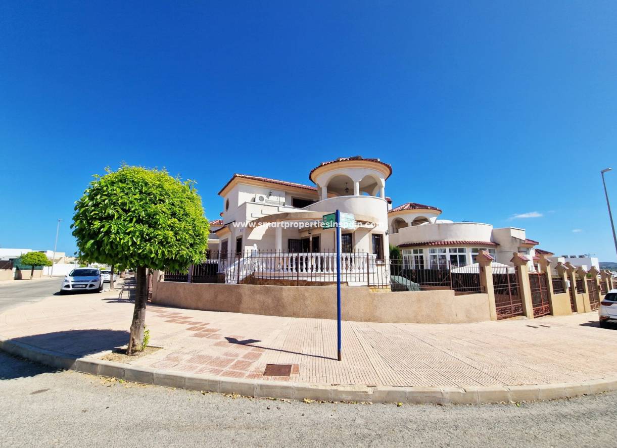 Wederverkoop - Detached Villa - La Marina - Urbanización La Marina
