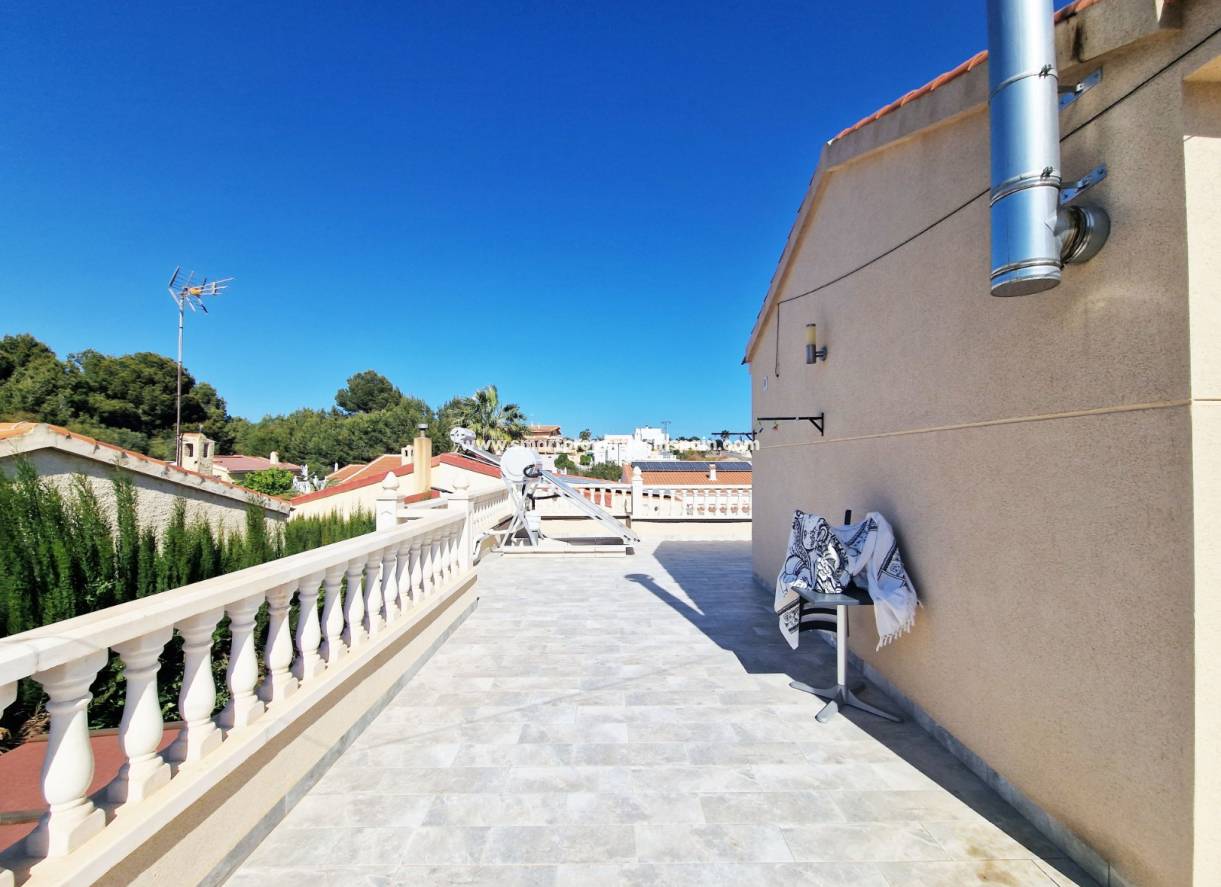 Wederverkoop - Detached Villa - La Marina - Urbanización La Marina