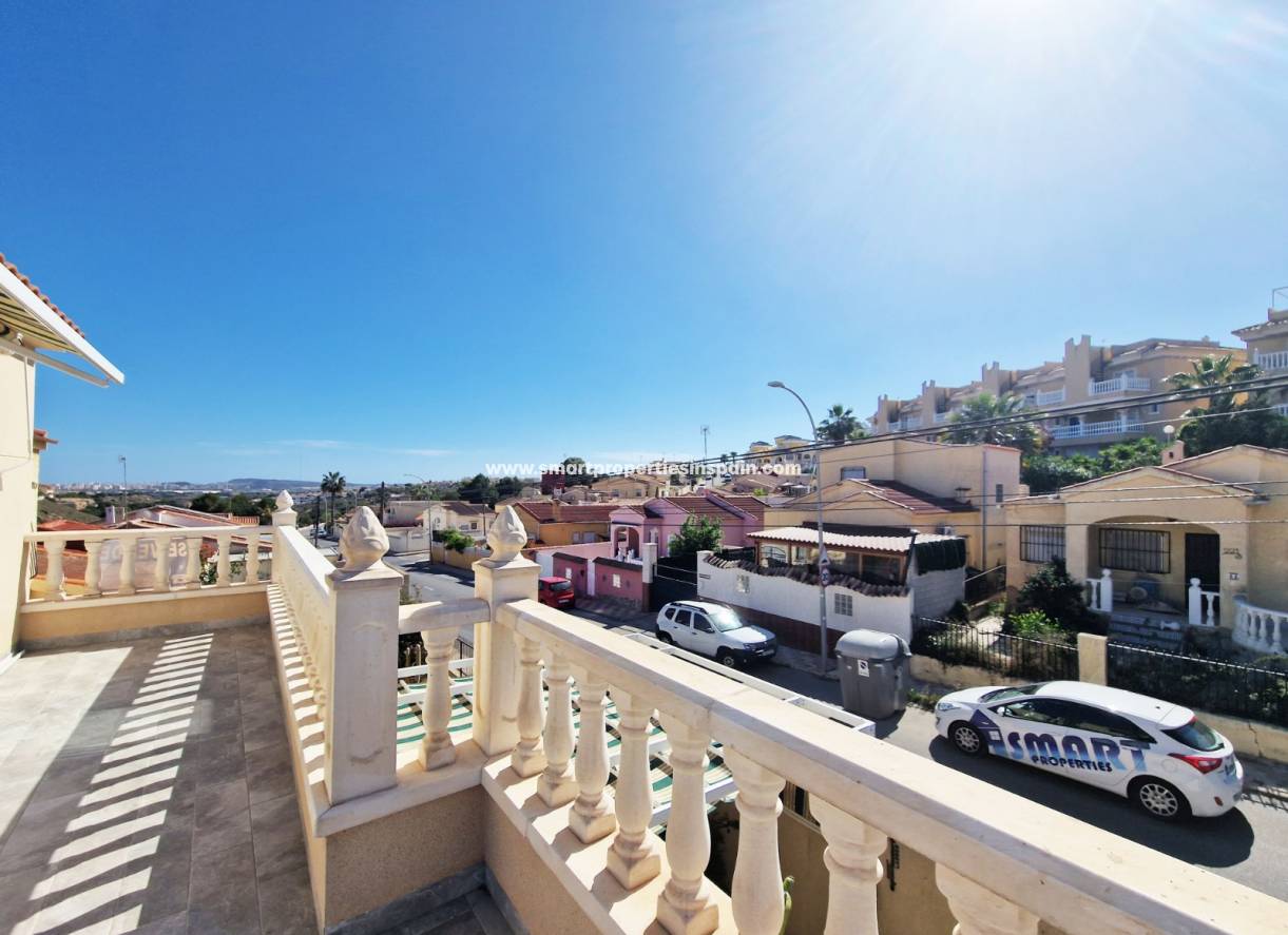 Wederverkoop - Detached Villa - La Marina - Urbanización La Marina