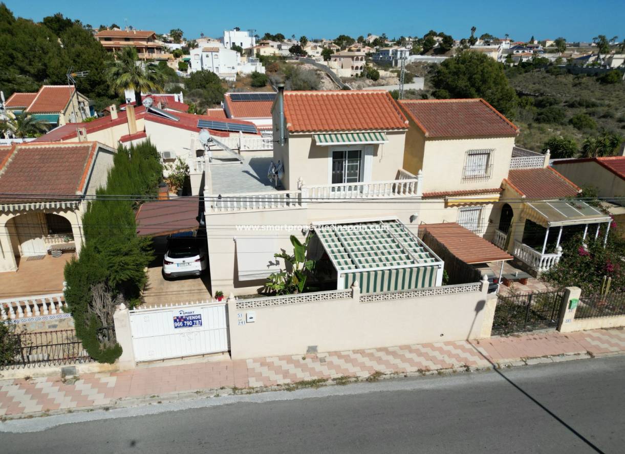 Wederverkoop - Detached Villa - La Marina - Urbanización La Marina