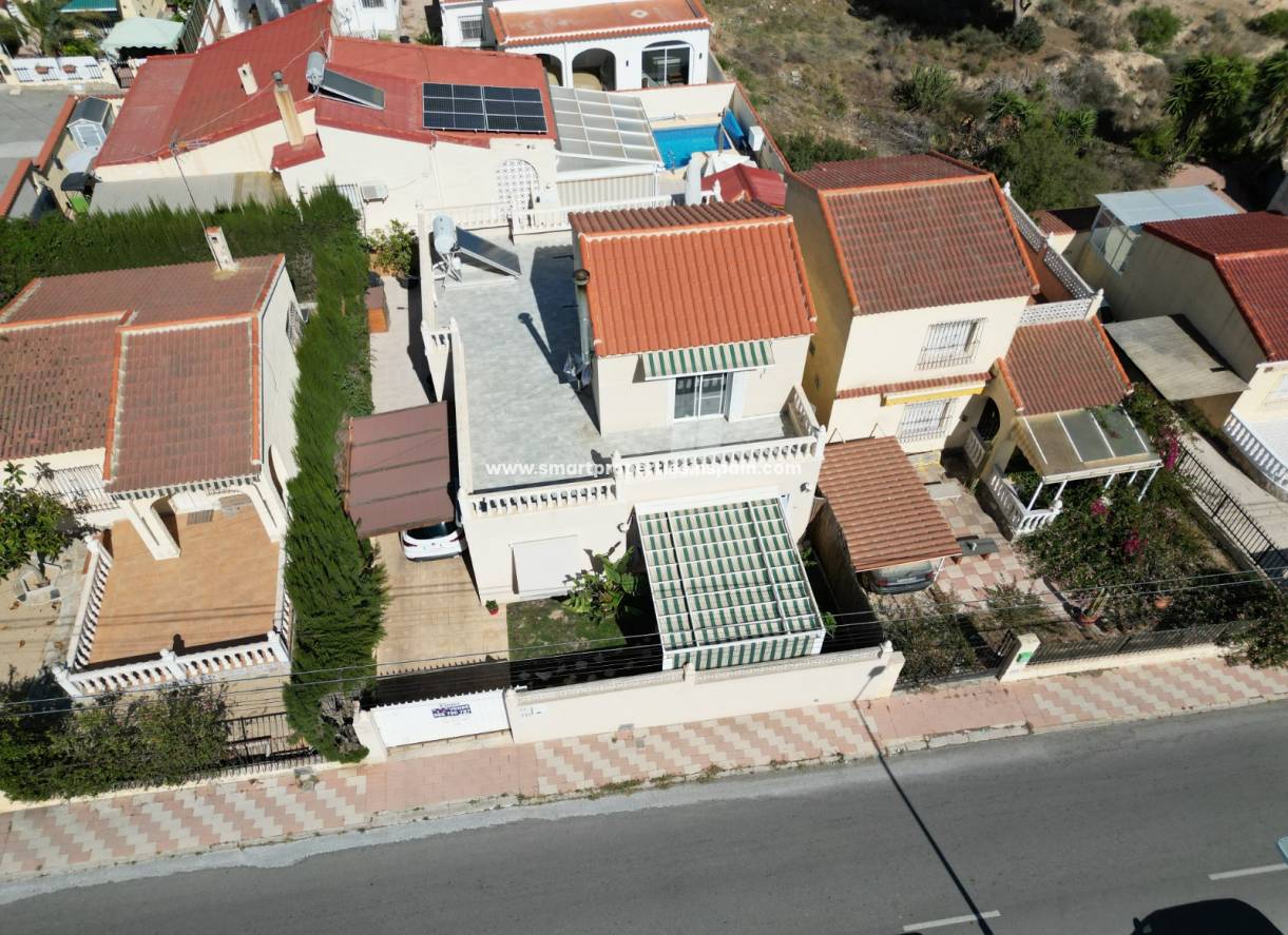 Wederverkoop - Detached Villa - La Marina - Urbanización La Marina