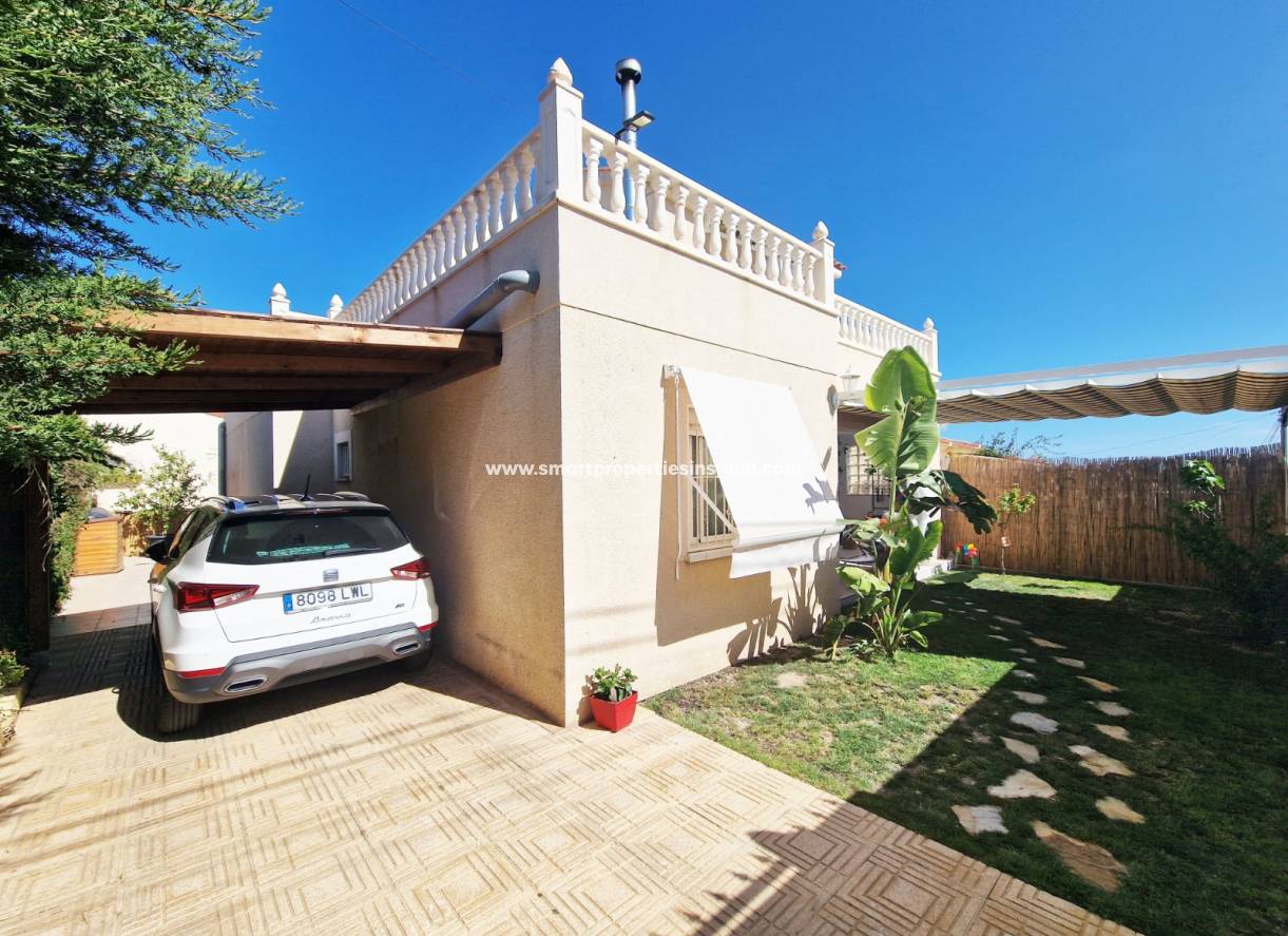 Wederverkoop - Detached Villa - La Marina - Urbanización La Marina