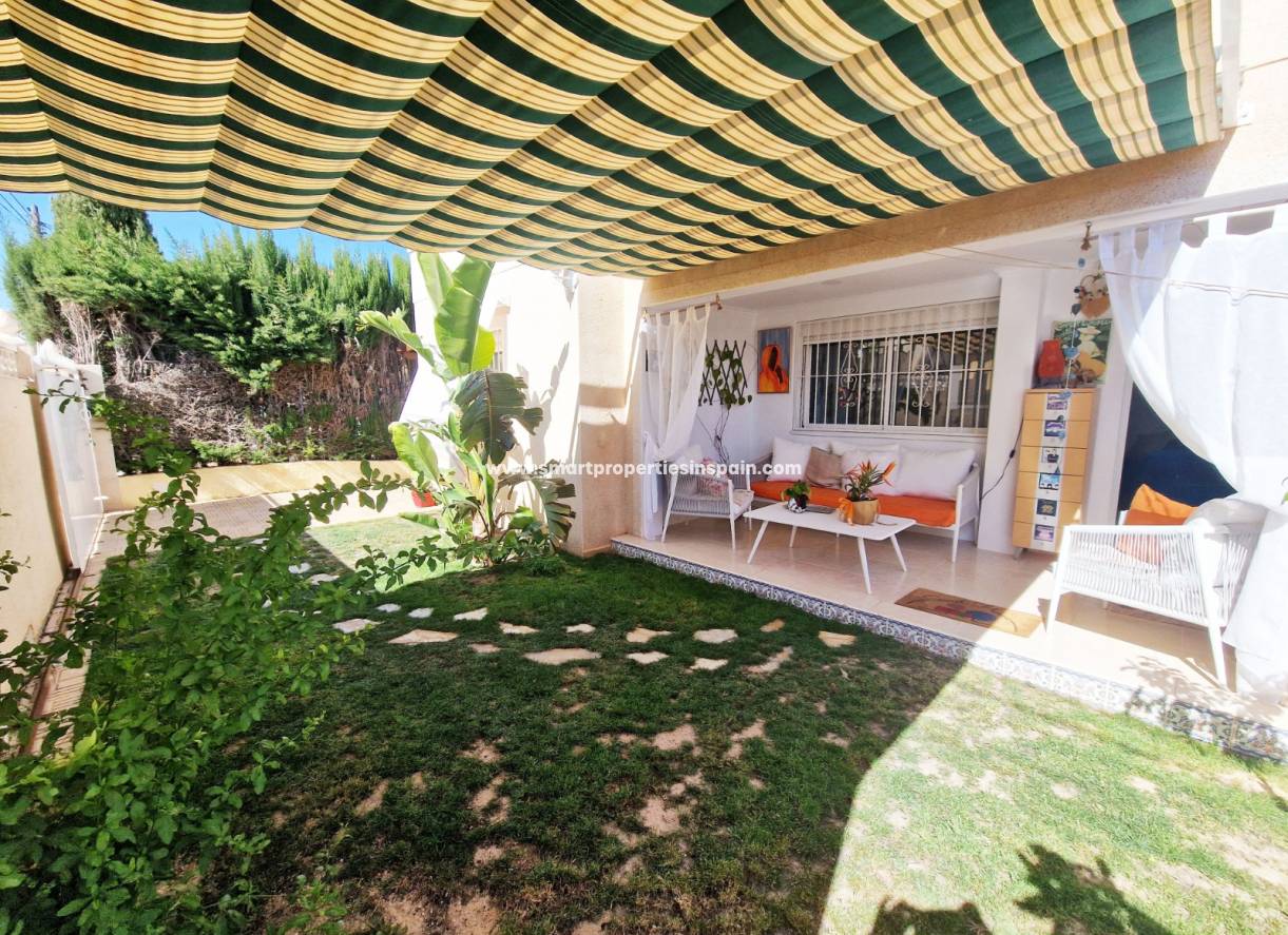 Wederverkoop - Detached Villa - La Marina - Urbanización La Marina