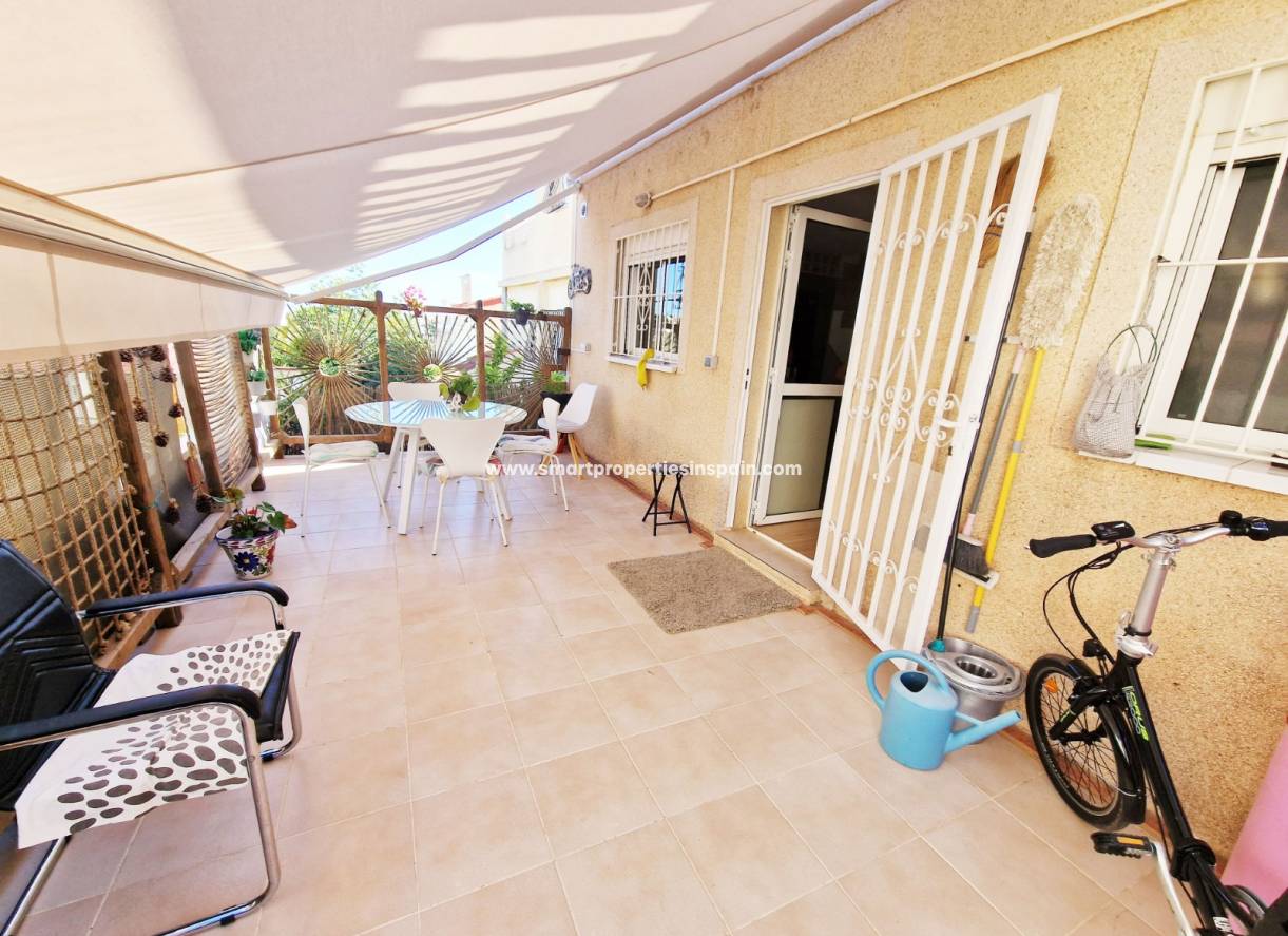 Wederverkoop - Detached Villa - La Marina - Urbanización La Marina