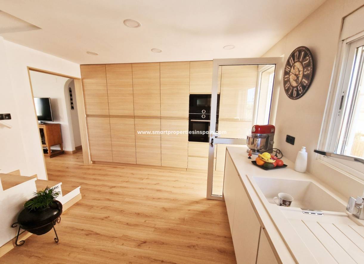 Wederverkoop - Detached Villa - La Marina - Urbanización La Marina