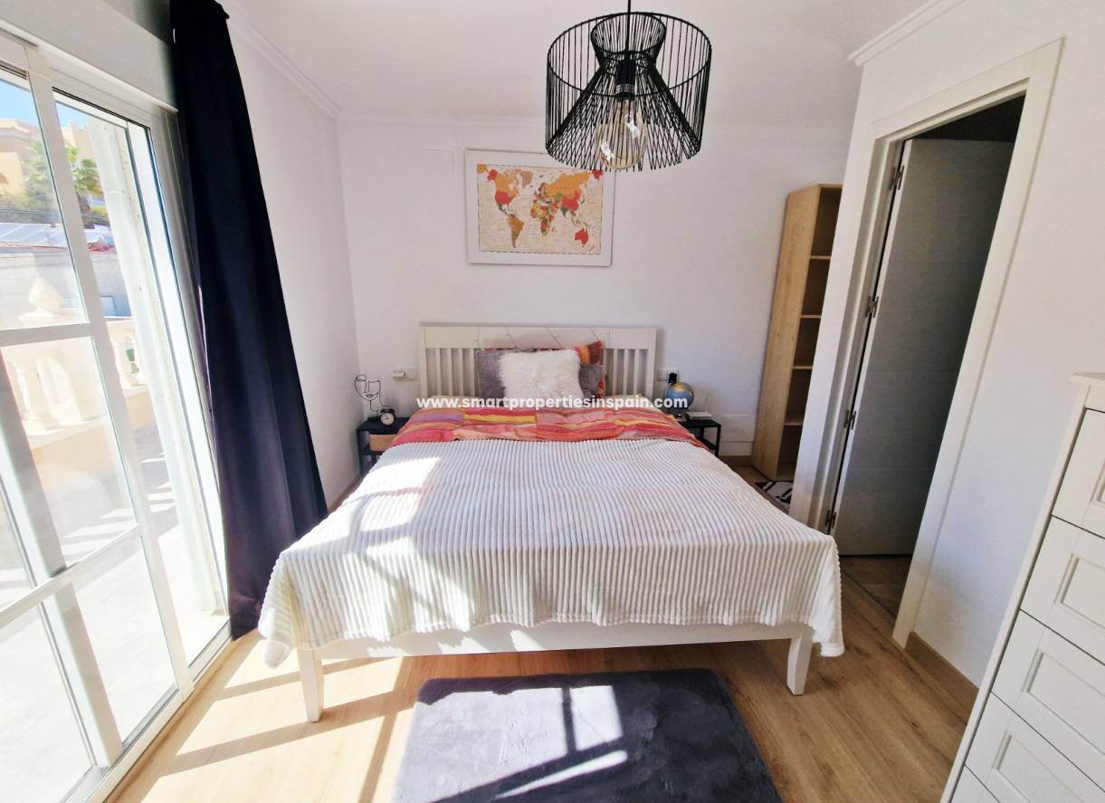 Wederverkoop - Detached Villa - La Marina - Urbanización La Marina