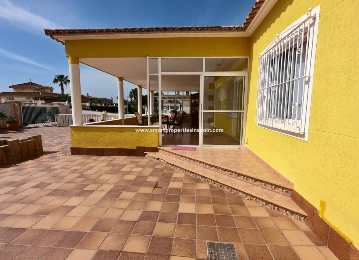 Wederverkoop - Detached Villa - La Marina - Urbanización La Marina