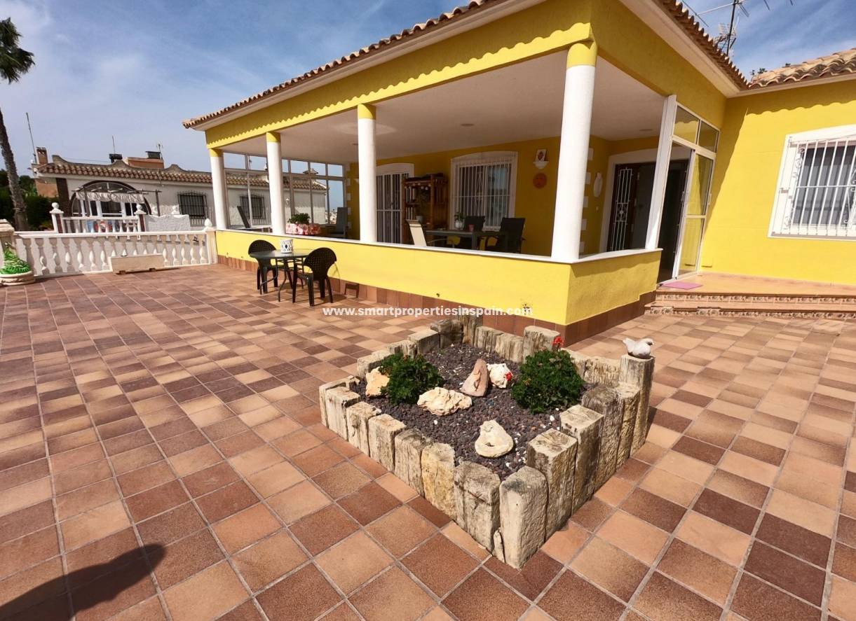 Wederverkoop - Detached Villa - La Marina - Urbanización La Marina
