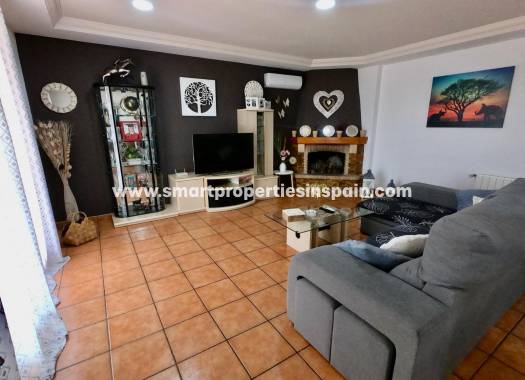 Wederverkoop - Detached Villa - La Marina - Urbanización La Marina