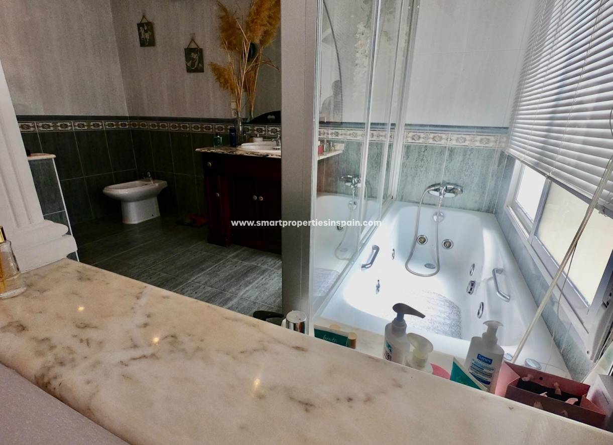 Wederverkoop - Detached Villa - La Marina - Urbanización La Marina