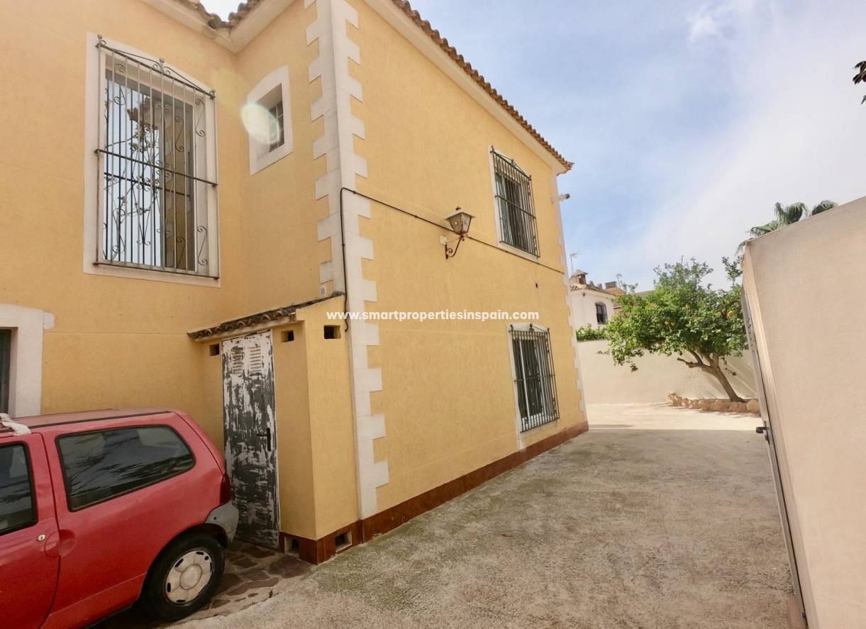 Wederverkoop - Detached Villa - La Marina - Urbanización La Marina