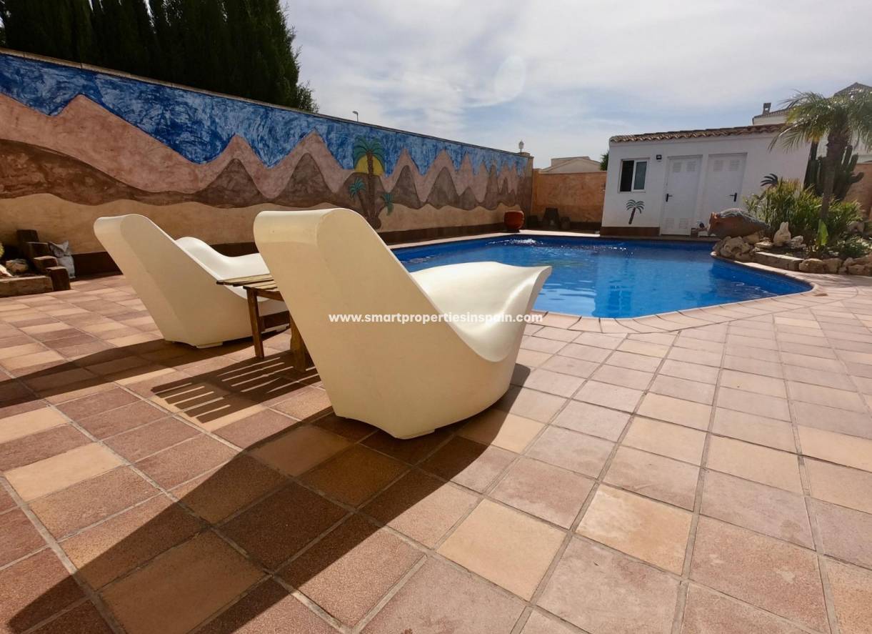 Wederverkoop - Detached Villa - La Marina - Urbanización La Marina