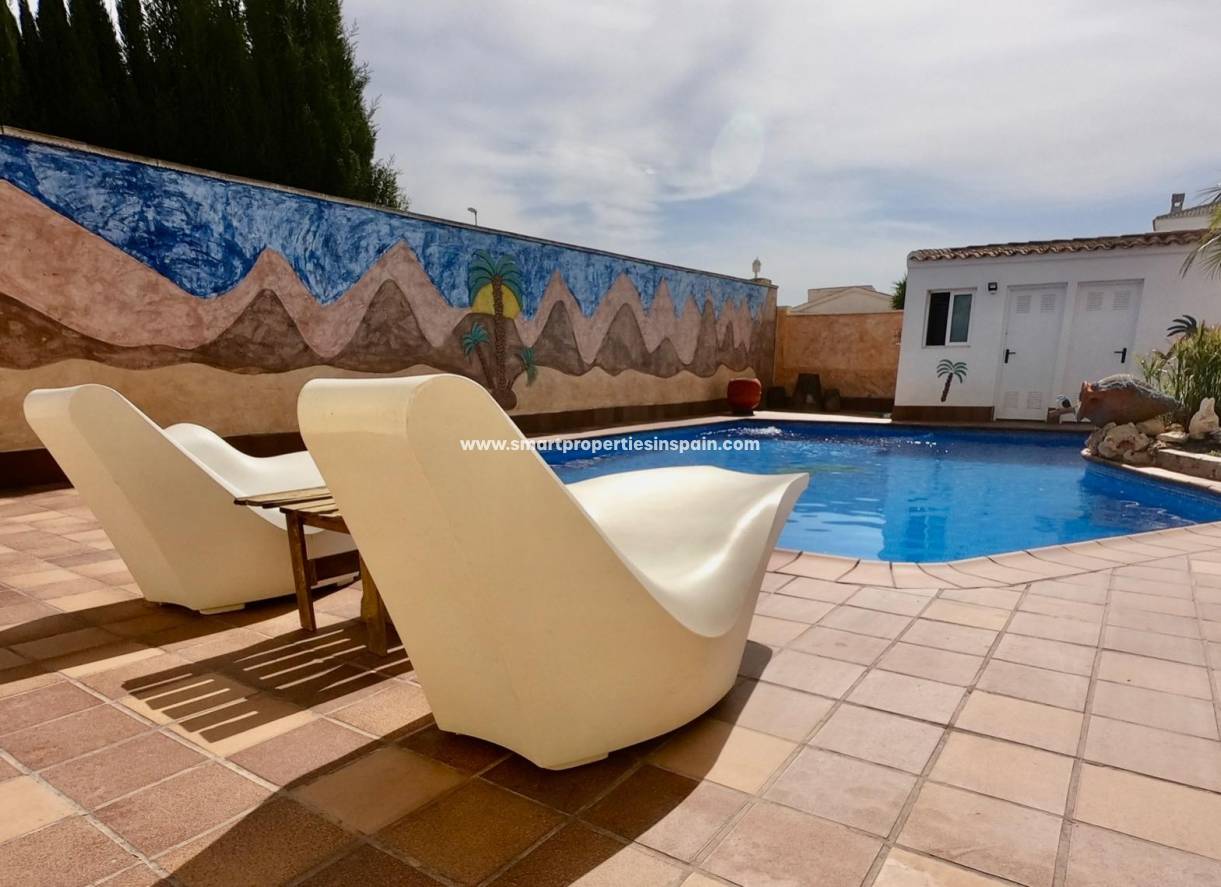 Wederverkoop - Detached Villa - La Marina - Urbanización La Marina