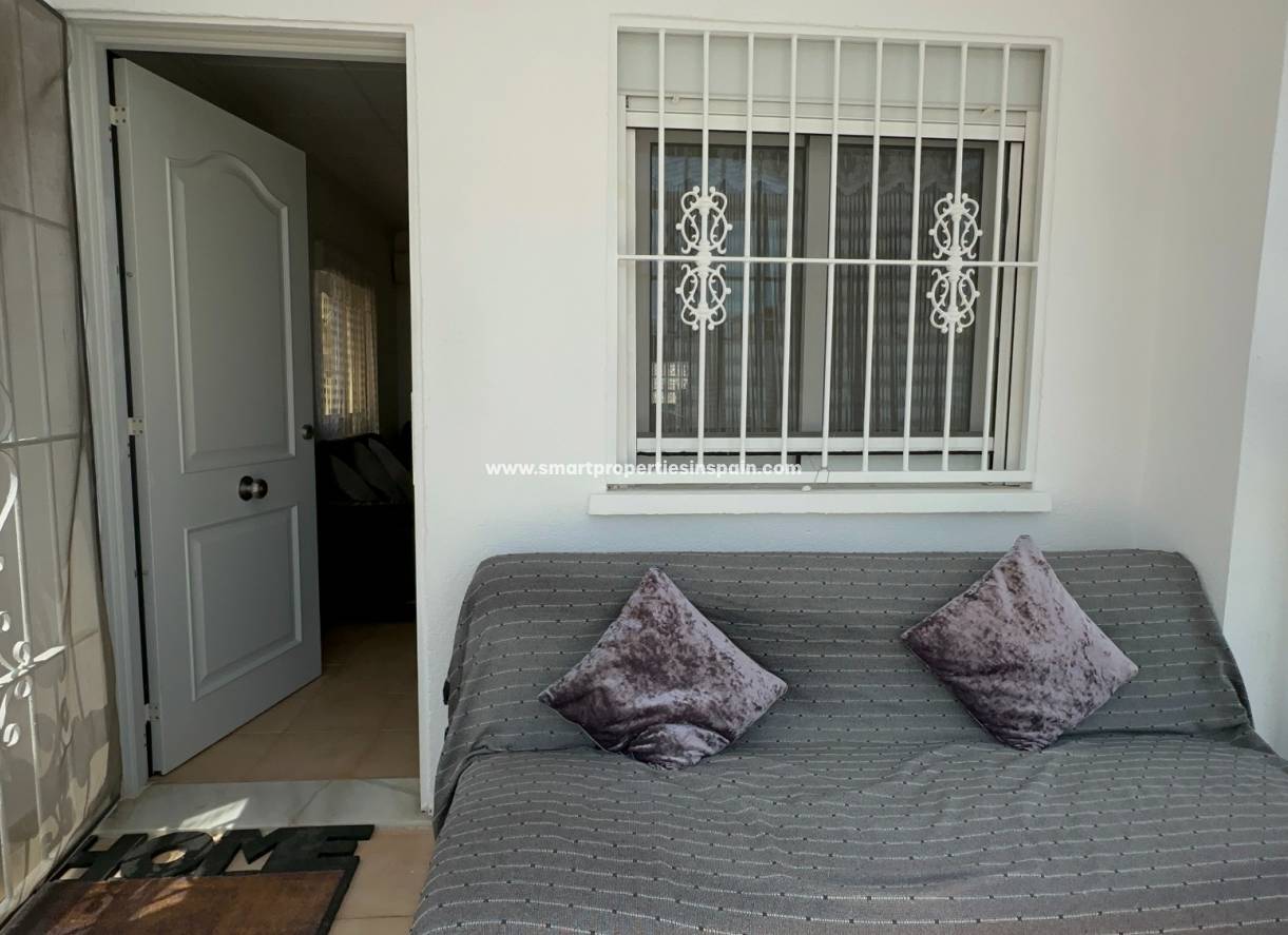 Wederverkoop - Detached Villa - La Marina - Urbanización La Marina