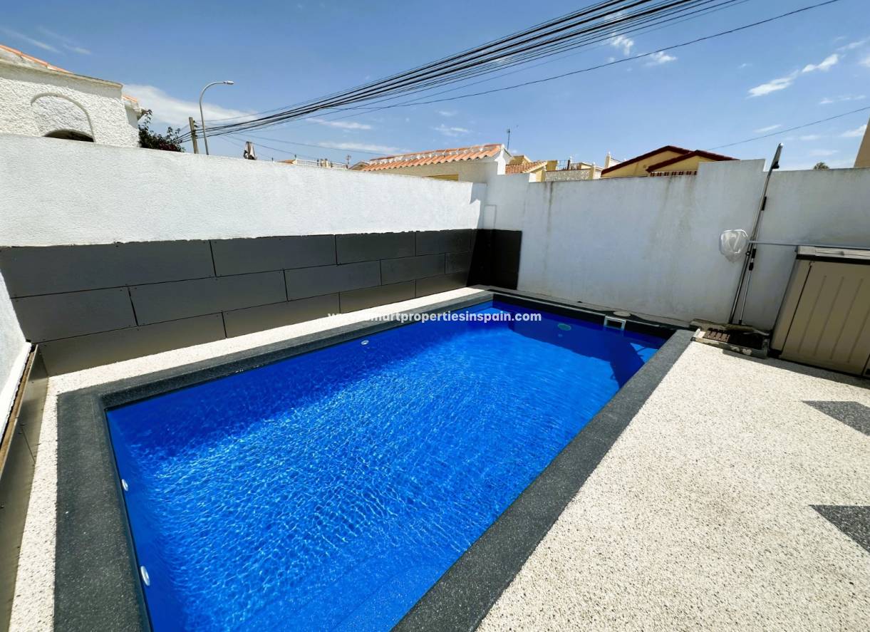 Wederverkoop - Detached Villa - La Marina - Urbanización La Marina