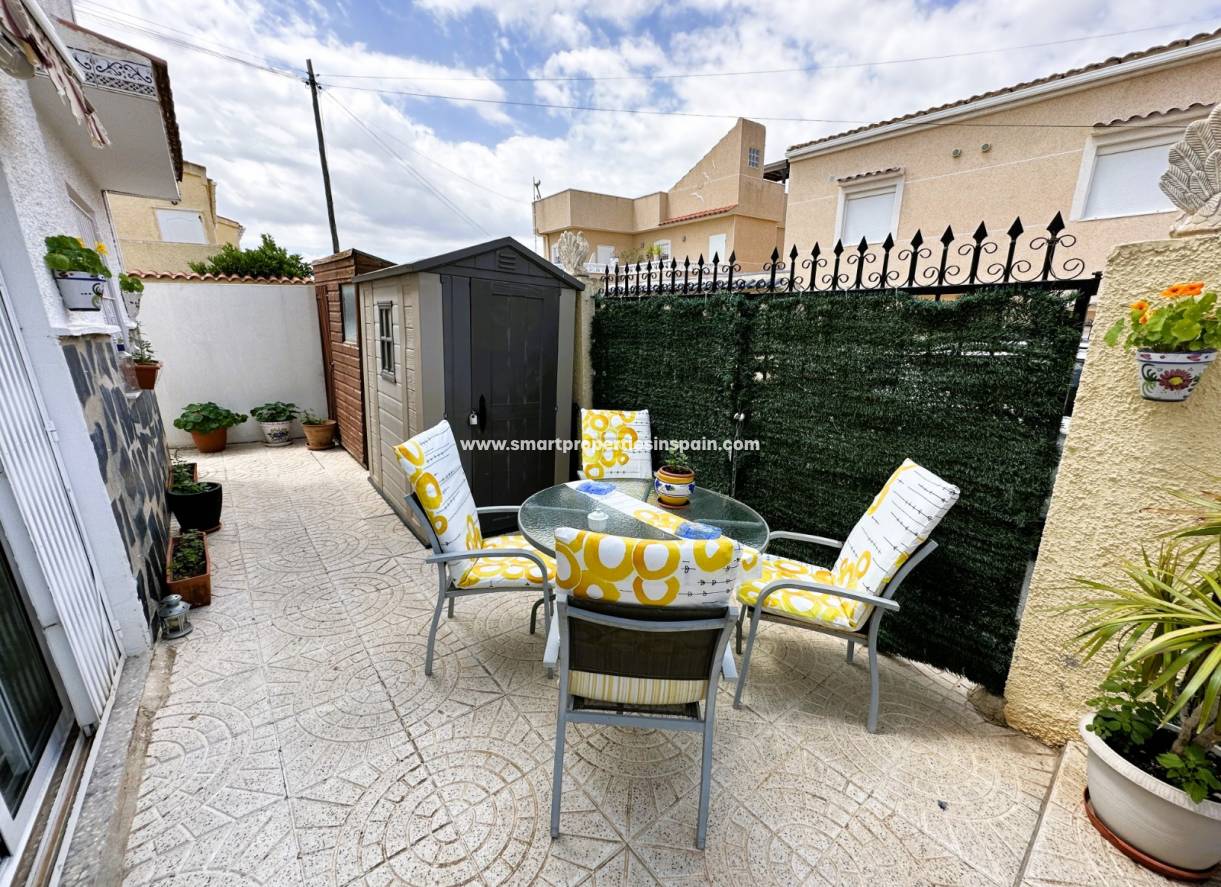 Wederverkoop - Detached Villa - La Marina - Urbanización La Marina