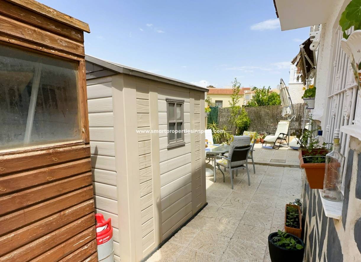 Wederverkoop - Detached Villa - La Marina - Urbanización La Marina