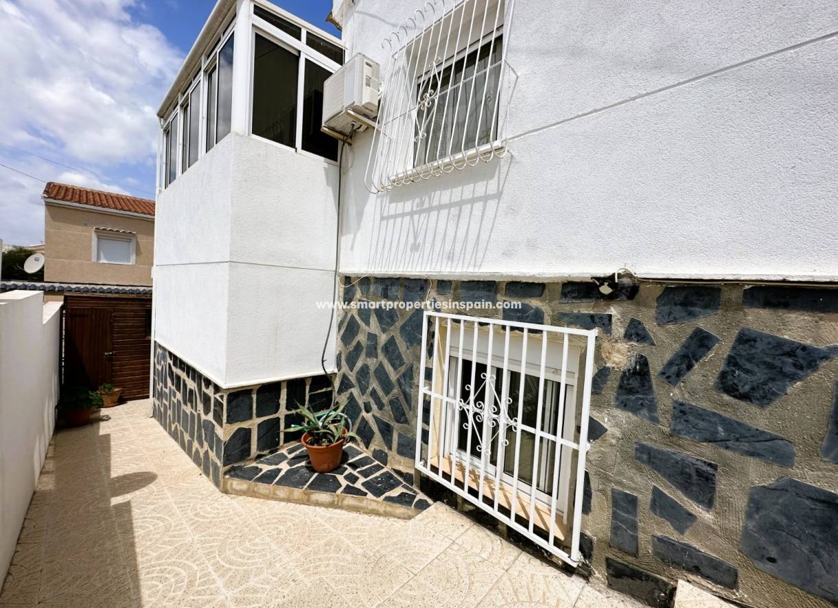 Wederverkoop - Detached Villa - La Marina - Urbanización La Marina