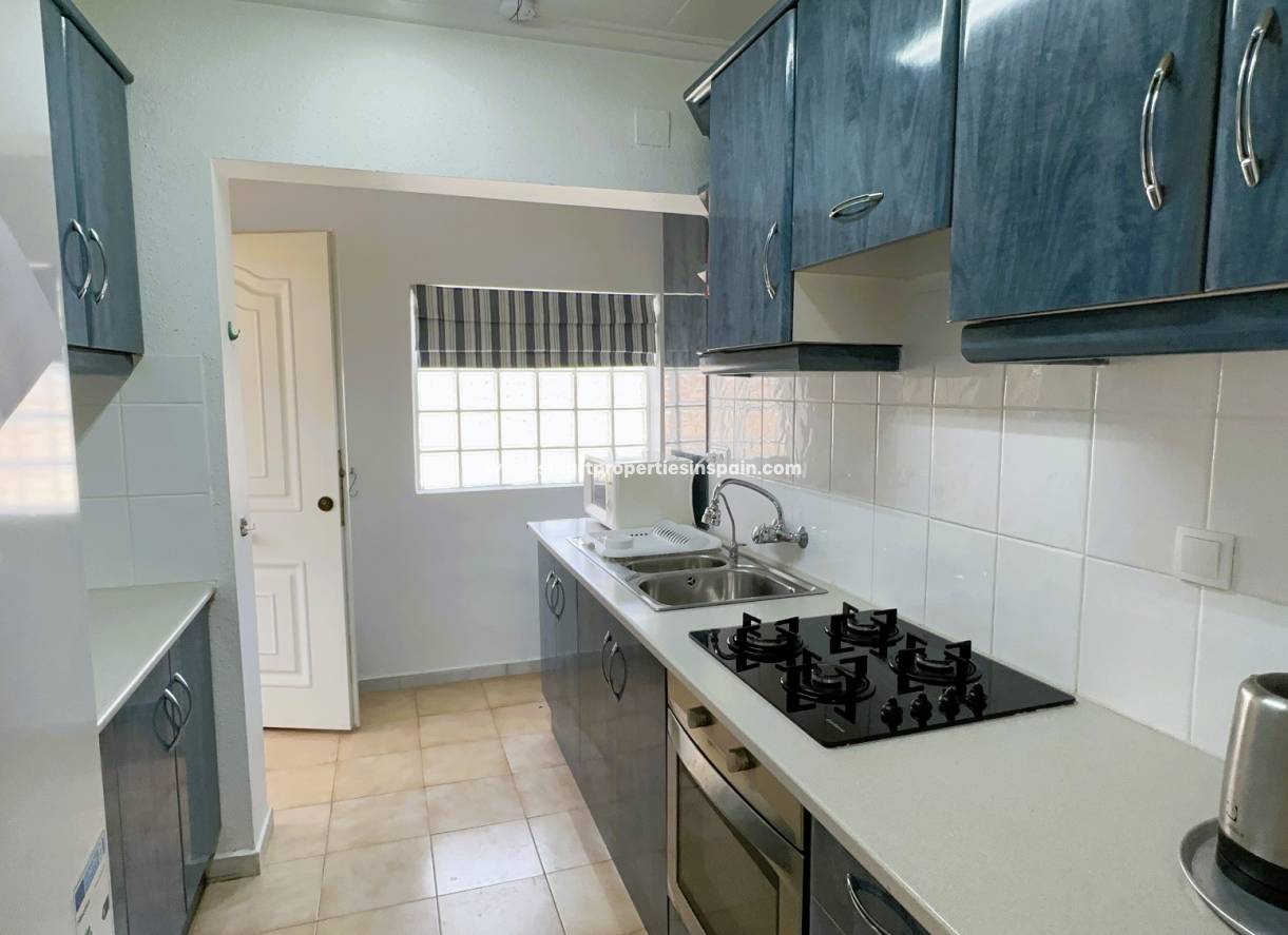Wederverkoop - Detached Villa - La Marina - Urbanización La Marina
