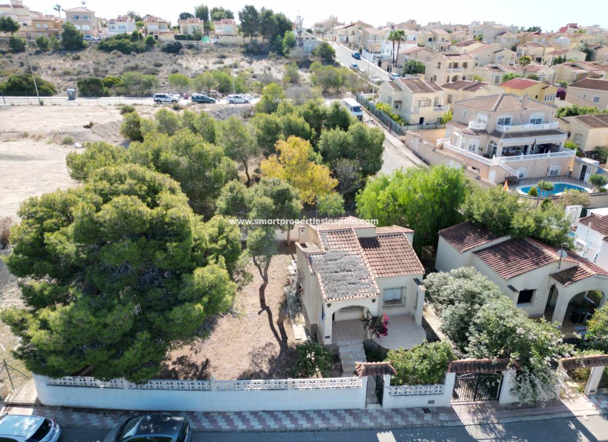 Wederverkoop - Detached Villa - La Marina - Urbanización La Marina