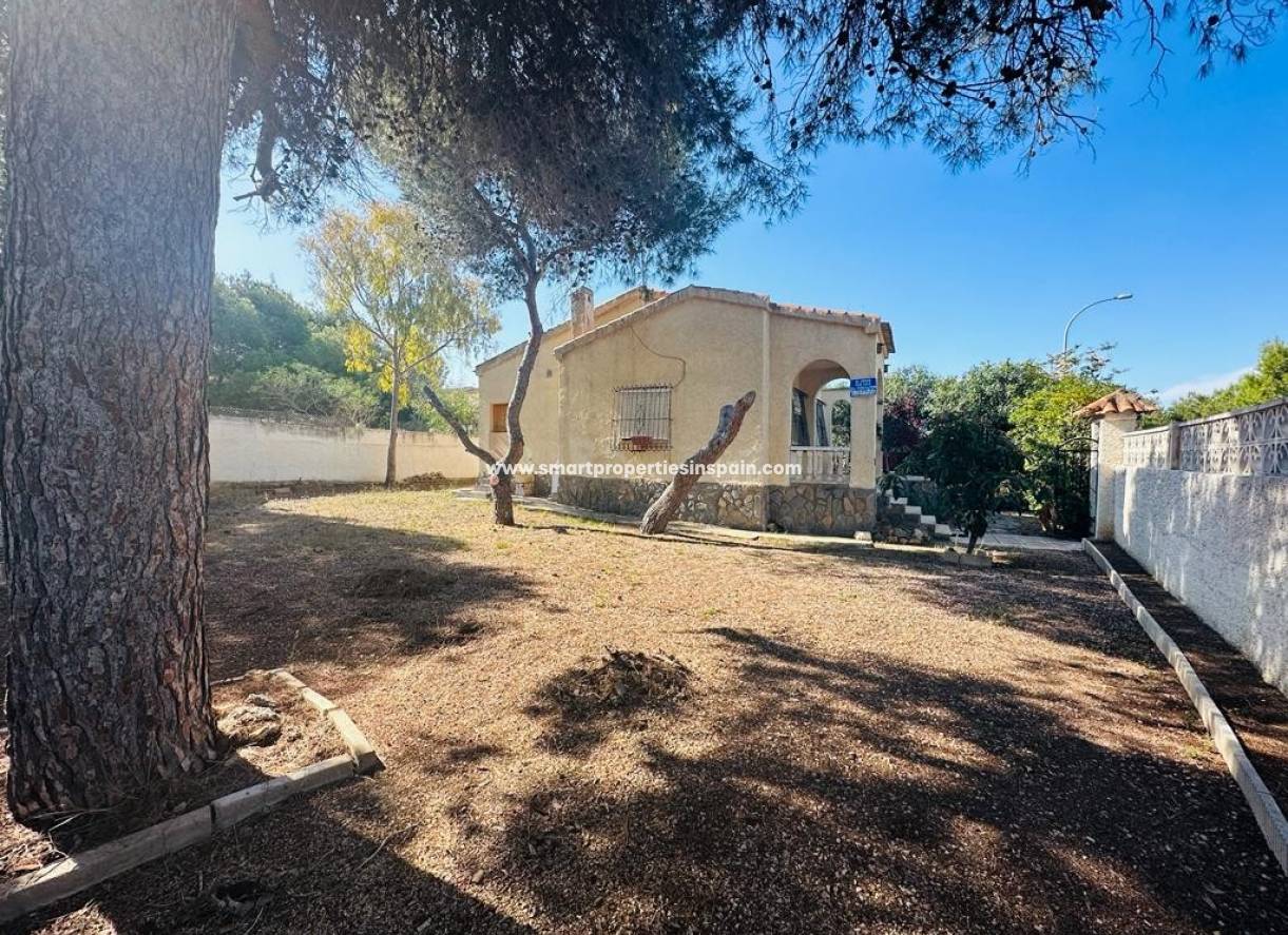 Wederverkoop - Detached Villa - La Marina - Urbanización La Marina