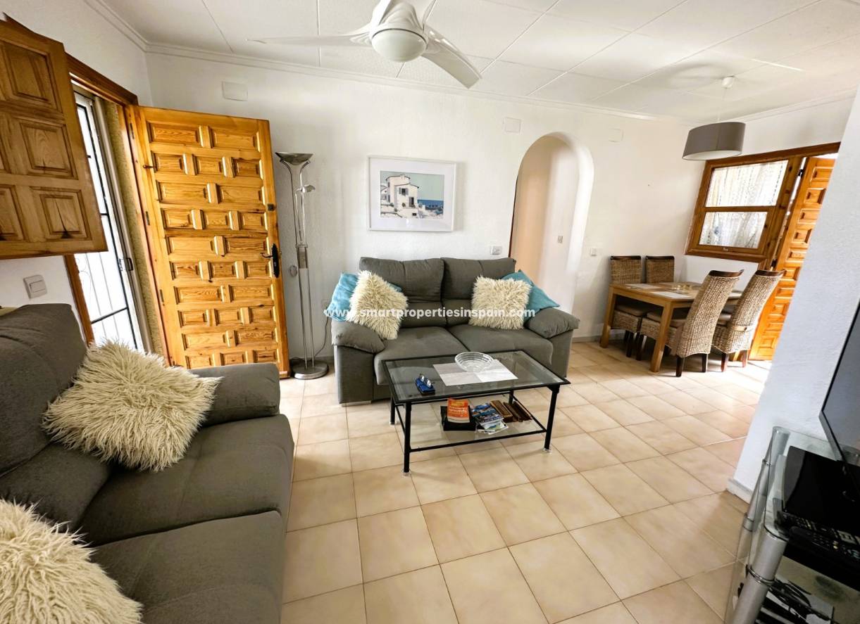 Wederverkoop - Detached Villa - La Marina - Urbanización La Marina