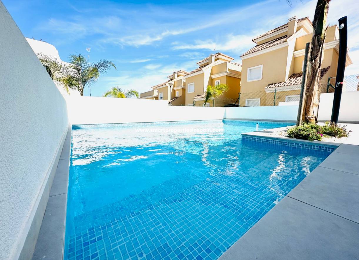 Wederverkoop - Detached Villa - La Marina - Urbanización La Marina