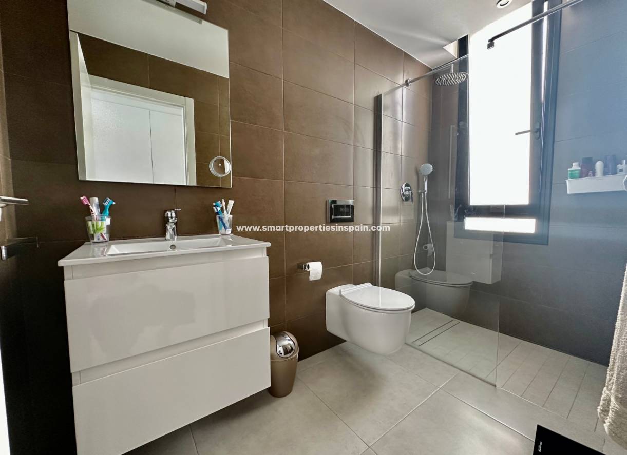 Wederverkoop - Detached Villa - La Marina - Urbanización La Marina